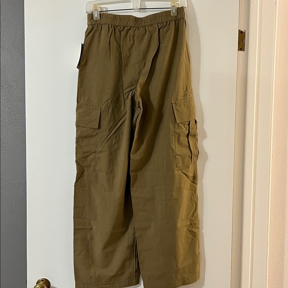Universal Thread Olive Cargo Pants - Picture 5 of 6